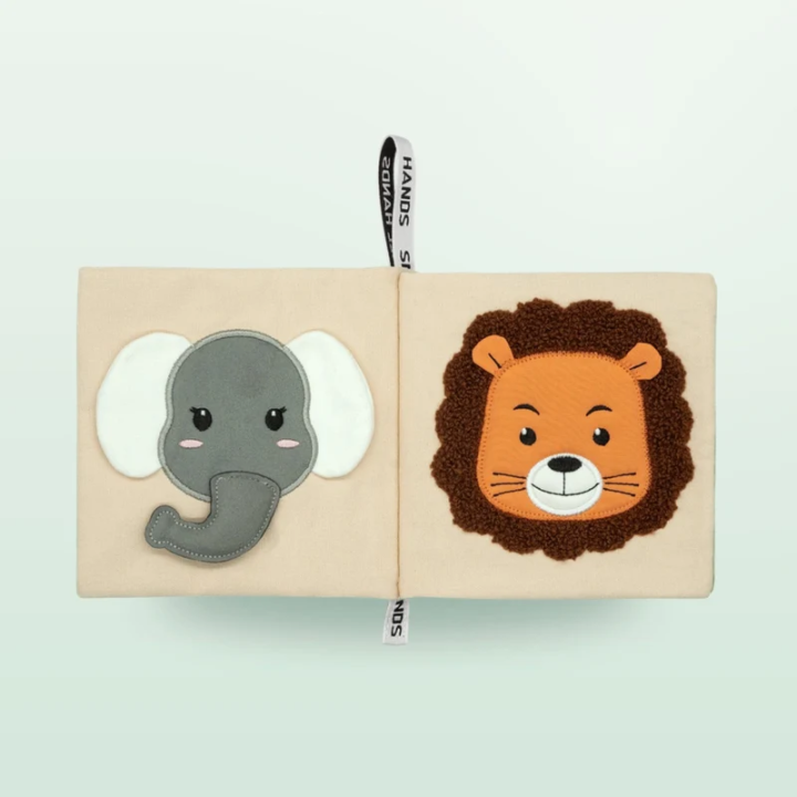 Libro sensorial de tela Small Hands – Animales de África