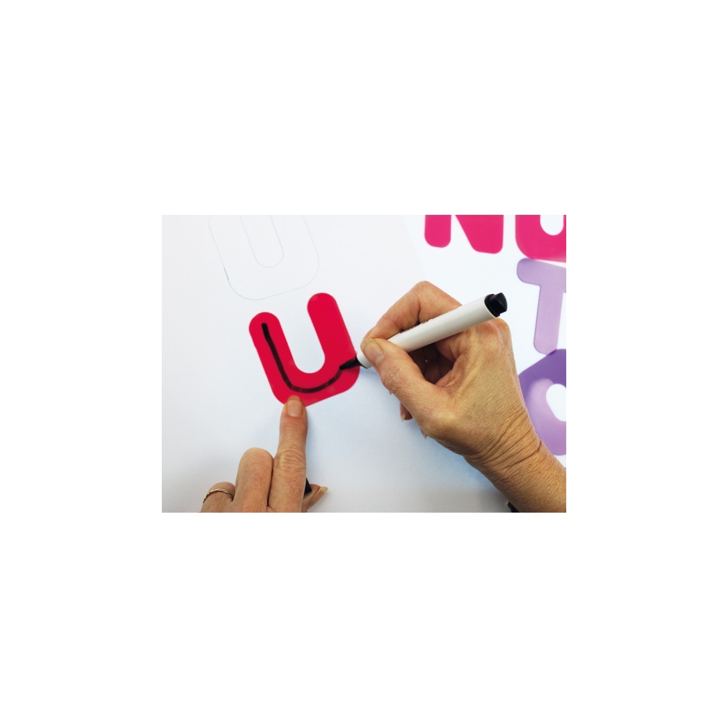 Letras Traslúcidas Mayúsculas