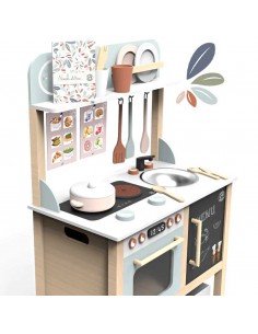 Cocina de madera con accesorios 2