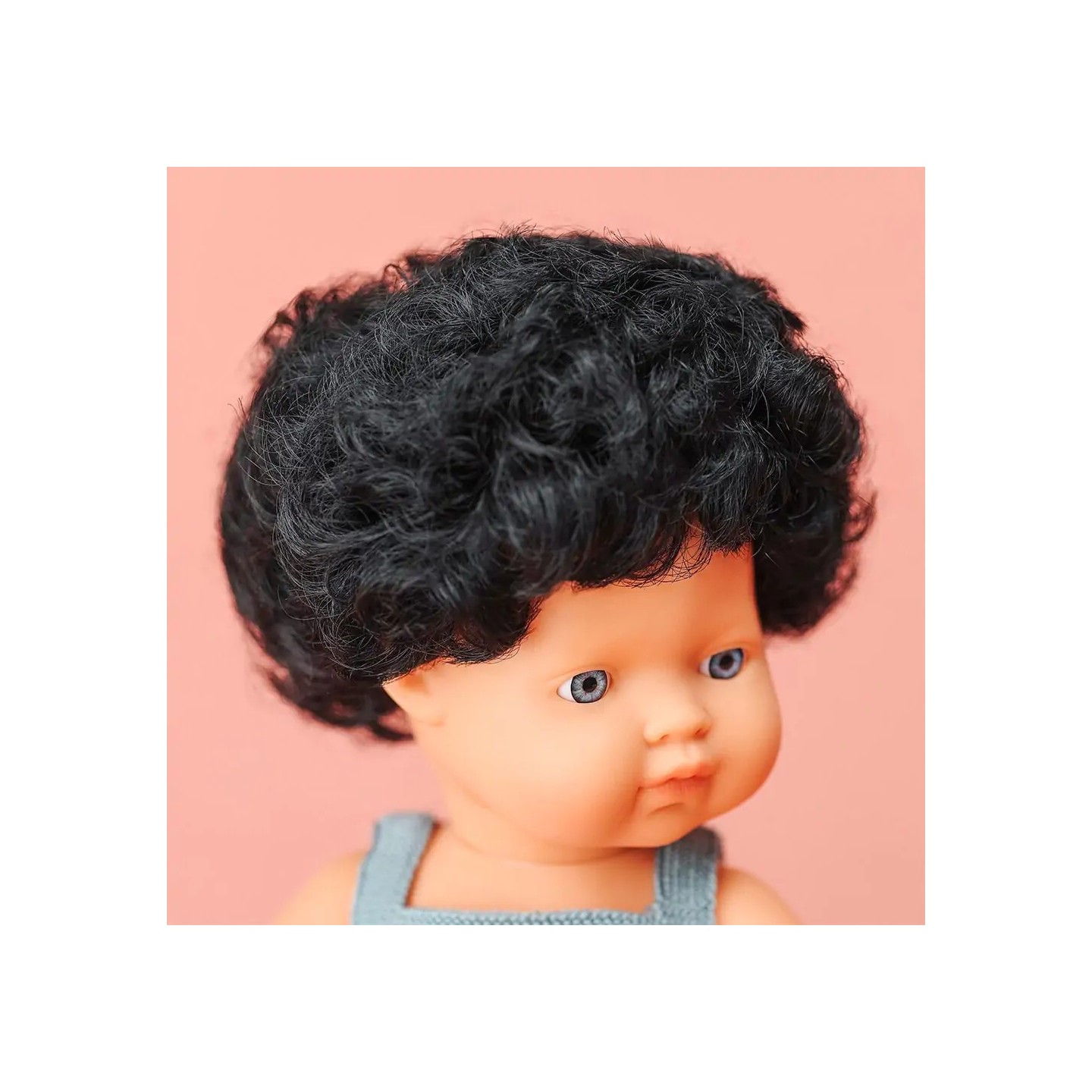 Muñeco Colourful Pelo Moreno Rizado