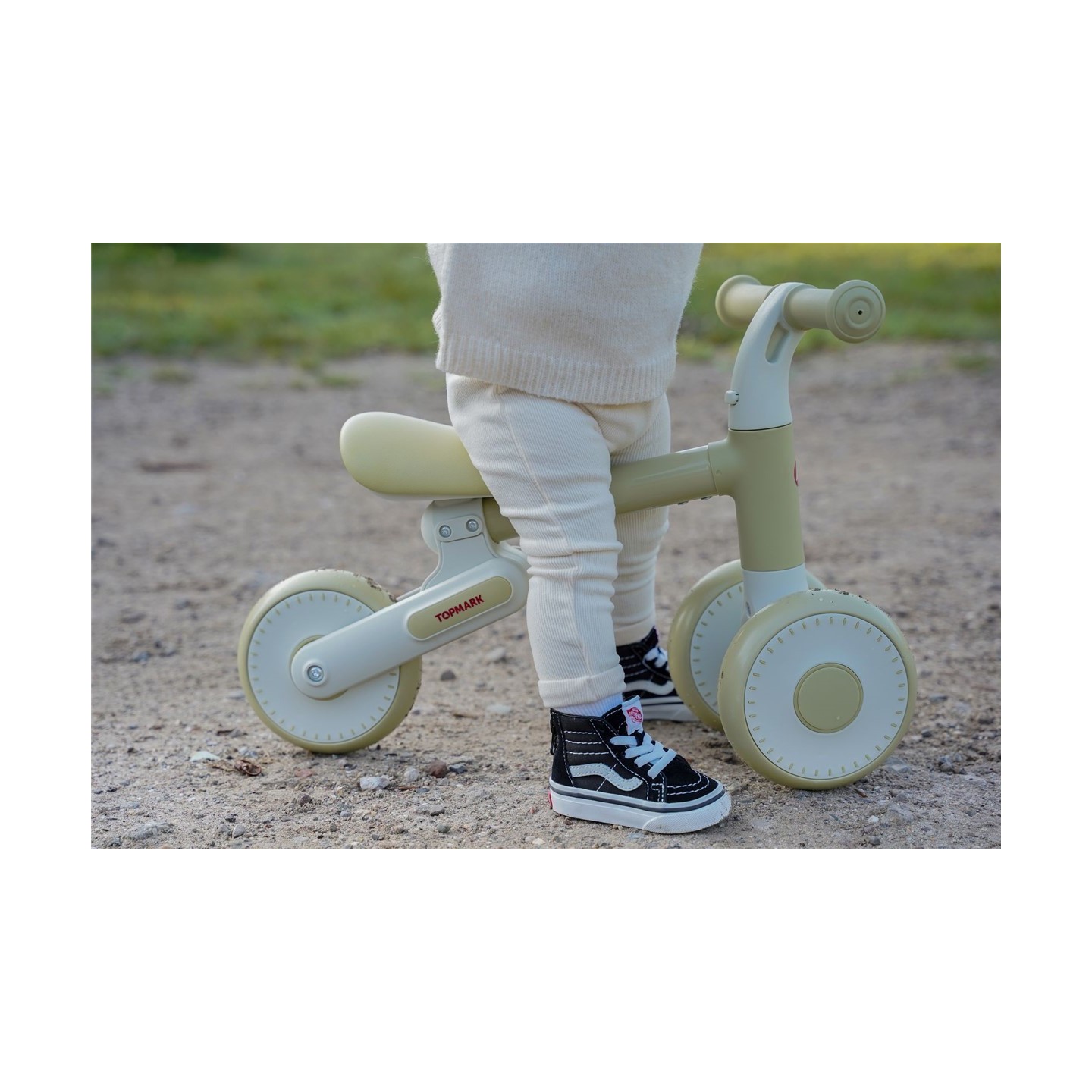 Bicicleta de Equilibrio Yuki Pistacho