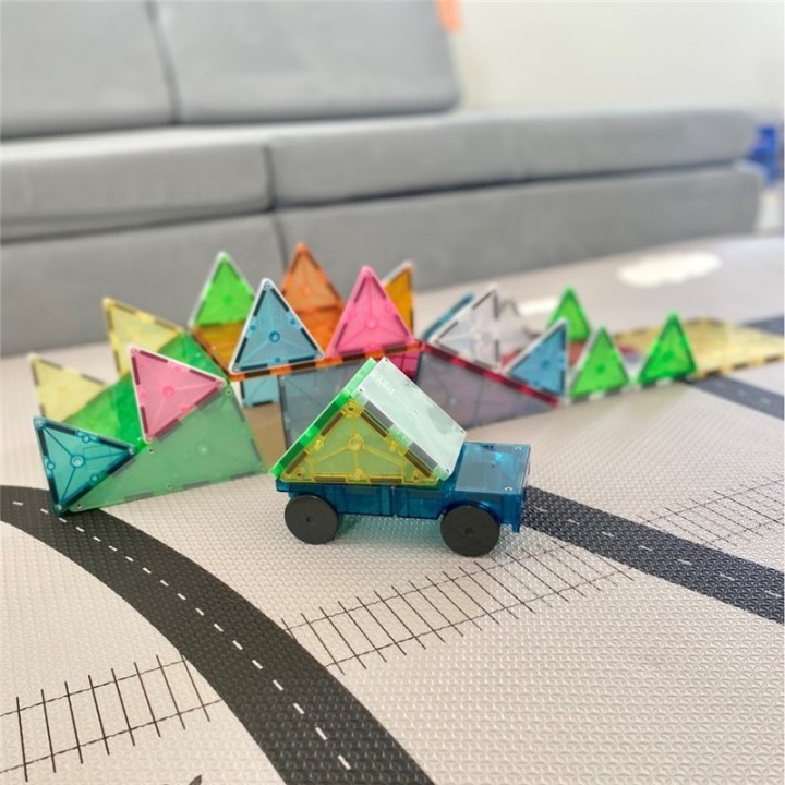 MAGNA-TILES Grand Prix Set 50 Piezas