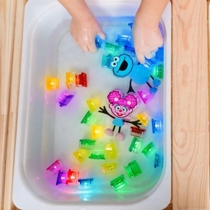 Set 4 cubos con luz Glo Pals Barrio Sesamo - Elmo