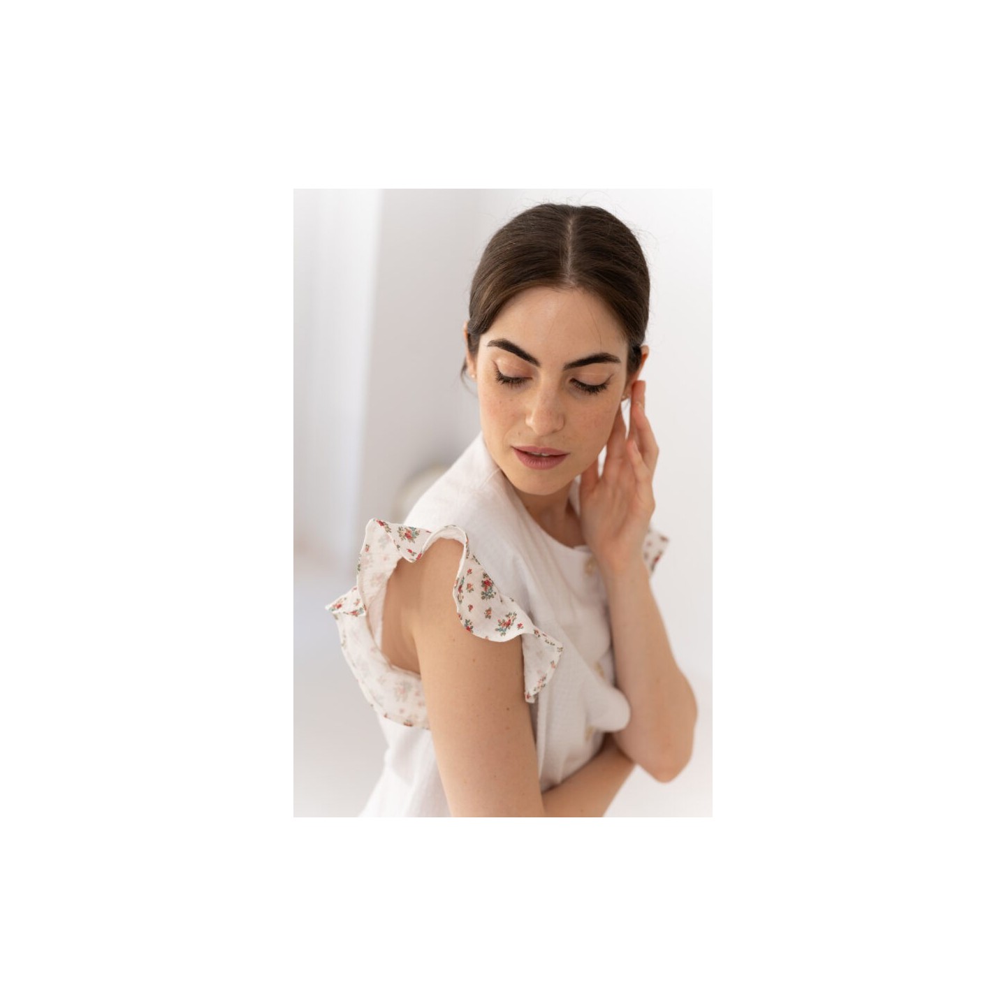 Bata Maestra Flor de Loto Blanca