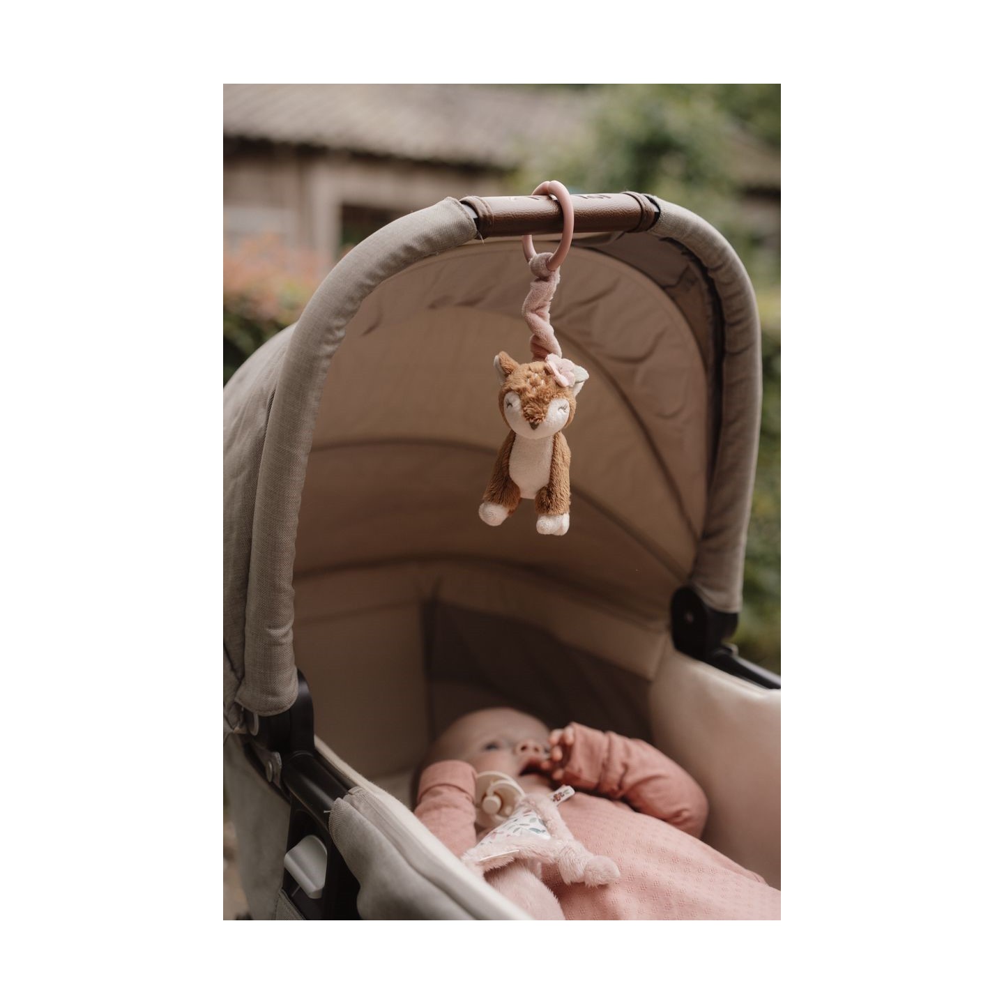 Ciervo Pull and Shake Fairy Garden