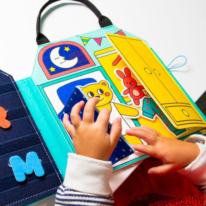 Libro Montessori Play Kit