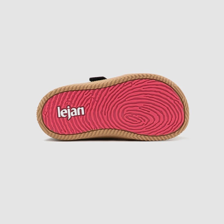 Lejan One Niños Negras